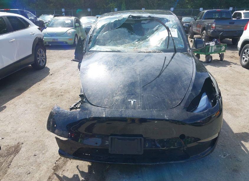 Photo 12 of 2022 Tesla Model Y LONG RANGE DUAL MOTOR ALL-WHEEL DRIVE (VIN 7SAYGAEE9NF520055)