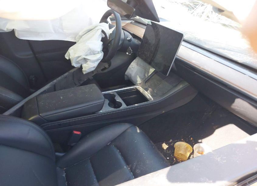 Photo 5 of 2022 Tesla Model Y LONG RANGE DUAL MOTOR ALL-WHEEL DRIVE (VIN 7SAYGAEE9NF520055)