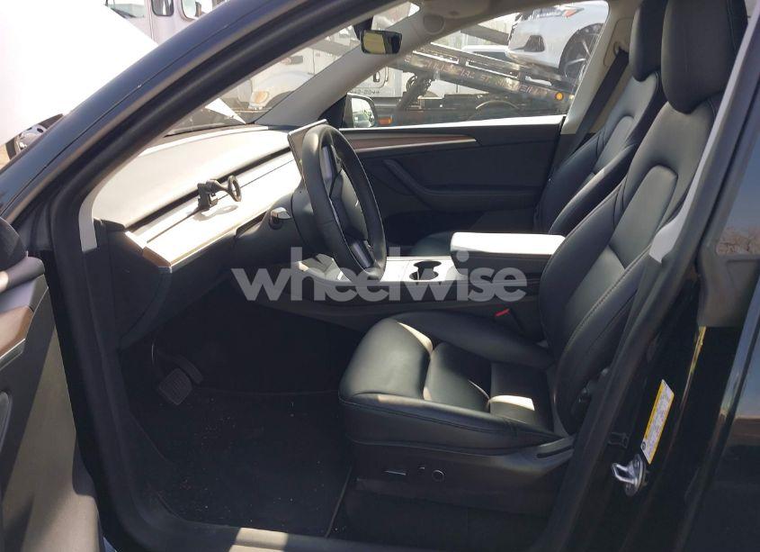 Photo 5 of 2022 Tesla Model Y LONG RANGE DUAL MOTOR ALL-WHEEL DRIVE (VIN 7SAYGAEE9NF541939)