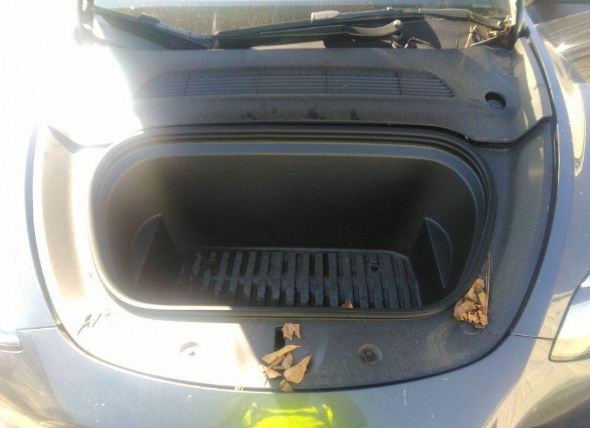 Photo 10 of 2022 Tesla Model Y LONG RANGE DUAL MOTOR ALL-WHEEL DRIVE (VIN 7SAYGAEE9NF570597)