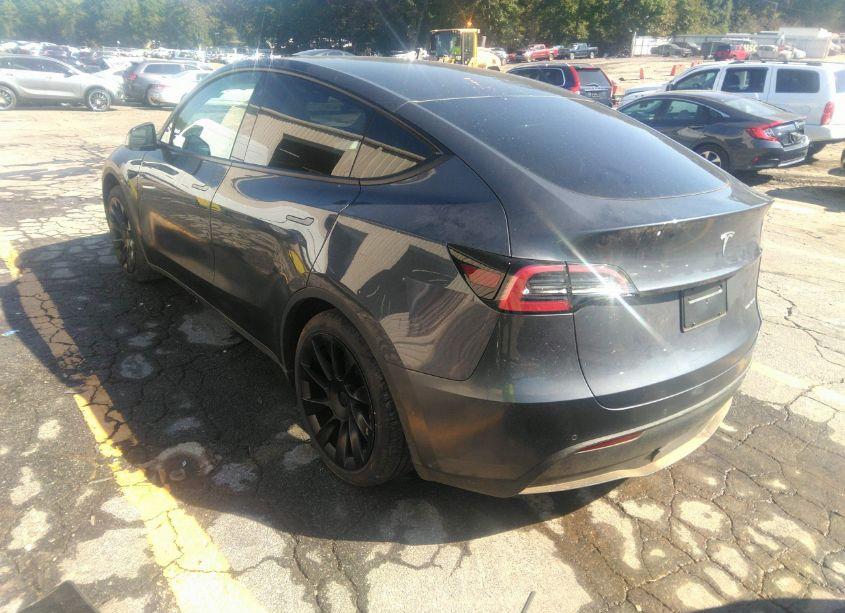 Photo 3 of 2022 Tesla Model Y LONG RANGE DUAL MOTOR ALL-WHEEL DRIVE (VIN 7SAYGAEE9NF570597)