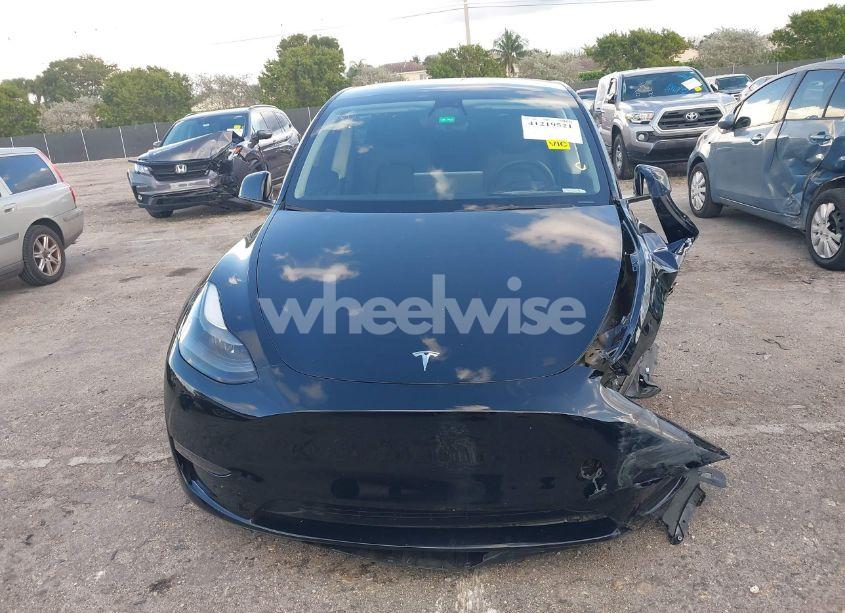 Photo 13 of 2023 Tesla Model Y AWD/LONG RANGE DUAL MOTOR ALL-WHEEL DRIVE (VIN 7SAYGAEE9PF708061)