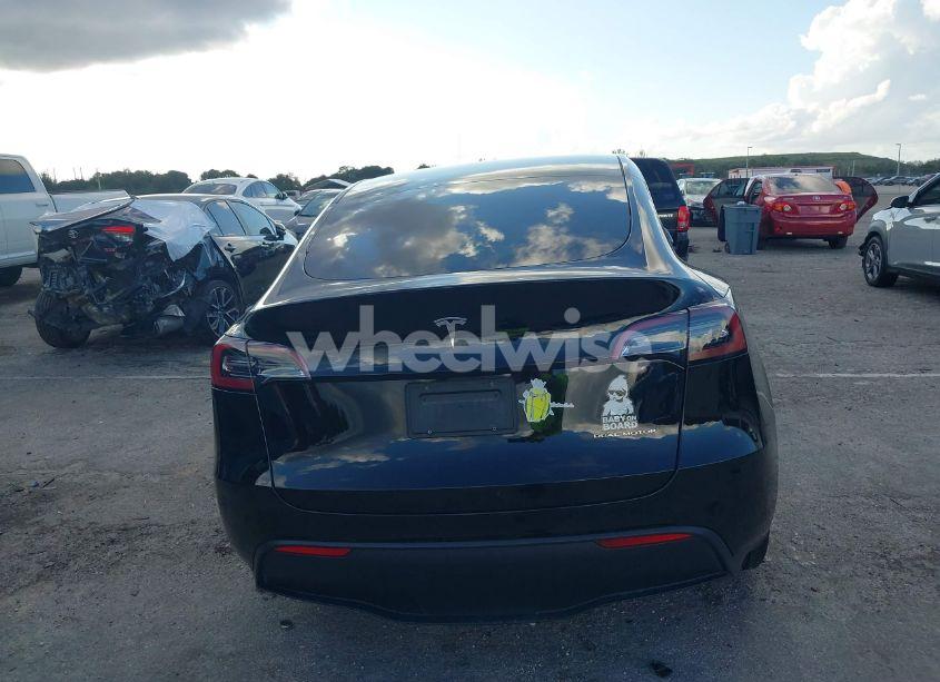 Photo 17 of 2023 Tesla Model Y AWD/LONG RANGE DUAL MOTOR ALL-WHEEL DRIVE (VIN 7SAYGAEE9PF708061)