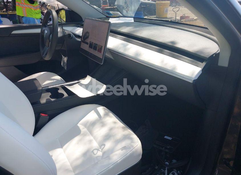 Photo 5 of 2023 Tesla Model Y AWD/LONG RANGE DUAL MOTOR ALL-WHEEL DRIVE (VIN 7SAYGAEE9PF916988)