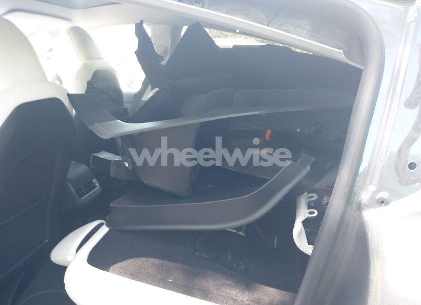 Photo 8 of 2023 Tesla Model Y AWD/LONG RANGE DUAL MOTOR ALL-WHEEL DRIVE (VIN 7SAYGAEE9PF916988)