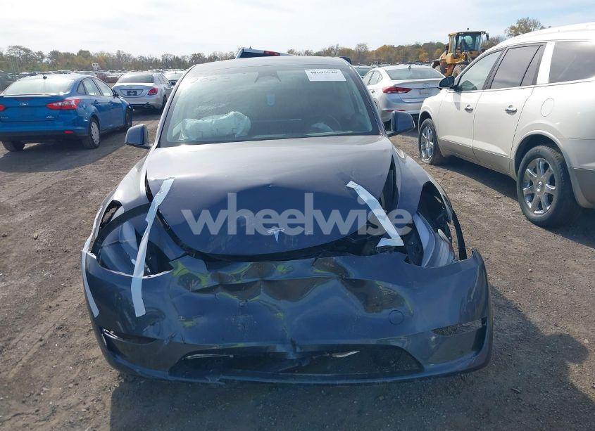 Photo 11 of 2023 Tesla Model Y AWD/LONG RANGE DUAL MOTOR ALL-WHEEL DRIVE (VIN 7SAYGAEEXPF695613)