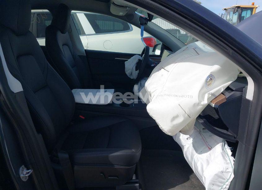 Photo 5 of 2023 Tesla Model Y AWD/LONG RANGE DUAL MOTOR ALL-WHEEL DRIVE (VIN 7SAYGAEEXPF695613)