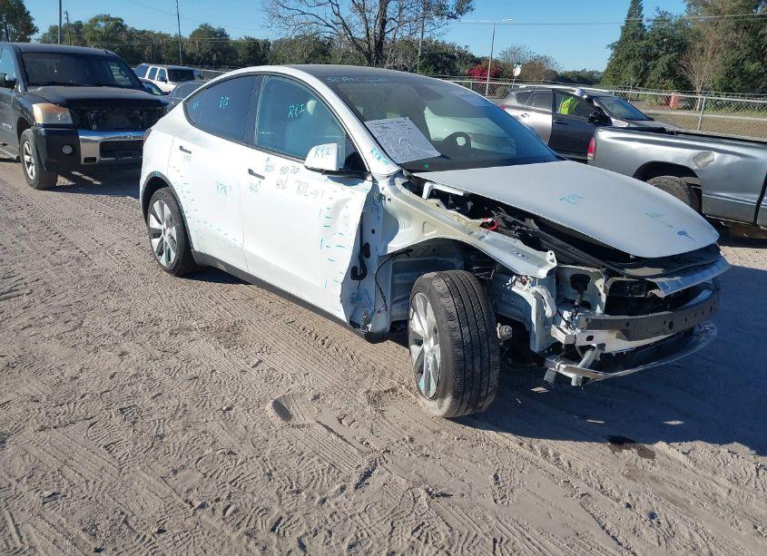 2023 Tesla Model Y RWD (VIN 7SAYGDED0PF967658) main photo