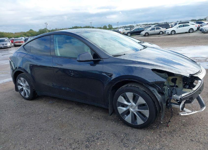 Photo 14 of 2024 Tesla Model Y LONG RANGE DUAL MOTOR ALL-WHEEL DRIVE/RWD (VIN 7SAYGDED0RF032868)