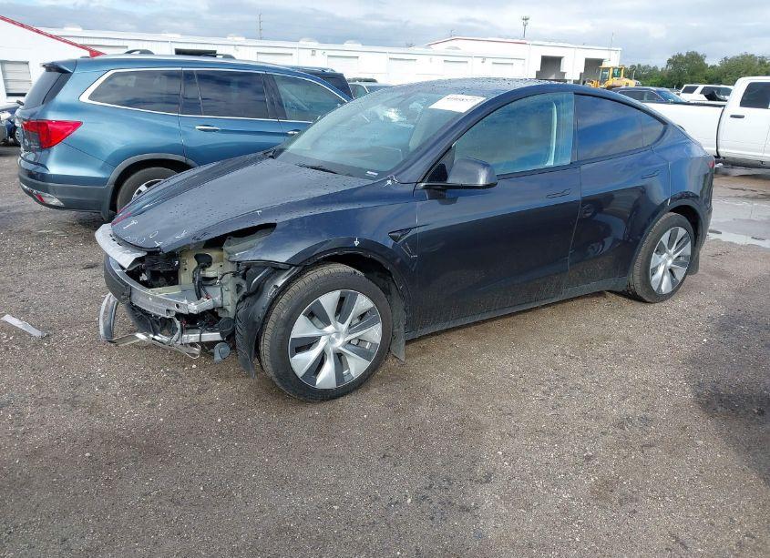 Photo 2 of 2024 Tesla Model Y LONG RANGE DUAL MOTOR ALL-WHEEL DRIVE/RWD (VIN 7SAYGDED0RF032868)