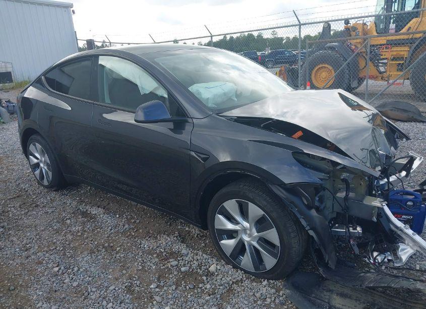 2024 Tesla Model Y LONG RANGE/RWD (VIN 7SAYGDED0RF096263) main photo