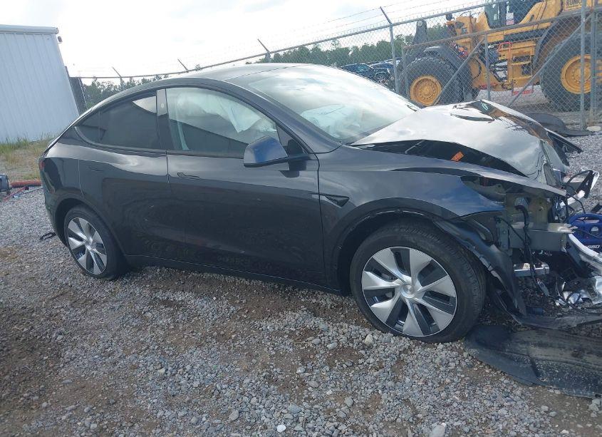 Photo 13 of 2024 Tesla Model Y LONG RANGE/RWD (VIN 7SAYGDED0RF096263)