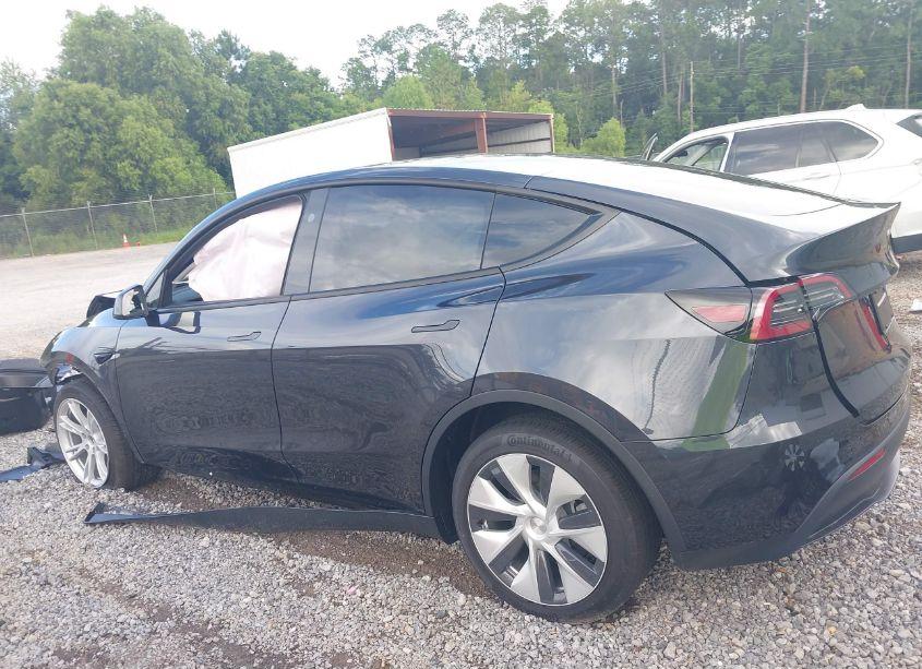 Photo 14 of 2024 Tesla Model Y LONG RANGE/RWD (VIN 7SAYGDED0RF096263)