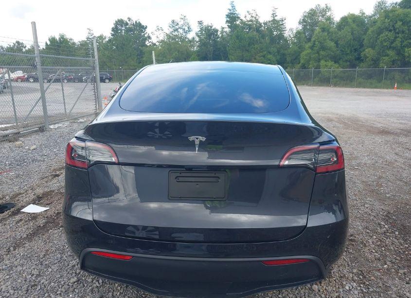 Photo 16 of 2024 Tesla Model Y LONG RANGE/RWD (VIN 7SAYGDED0RF096263)