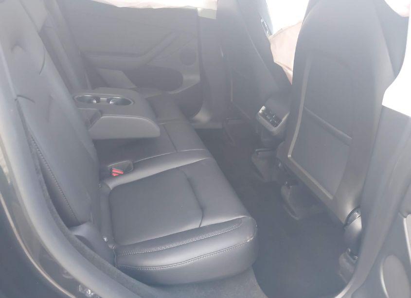 Photo 8 of 2024 Tesla Model Y LONG RANGE/RWD (VIN 7SAYGDED0RF096263)