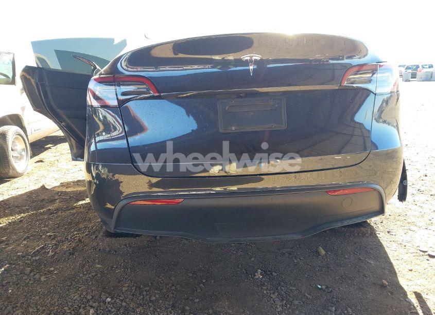 Photo 16 of 2024 Tesla Model Y LONG RANGE DUAL MOTOR ALL-WHEEL DRIVE/RWD (VIN 7SAYGDED0RF186917)
