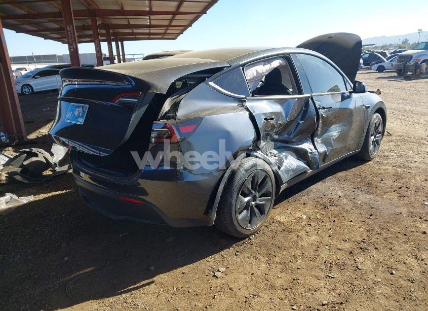 Photo 4 of 2024 Tesla Model Y LONG RANGE DUAL MOTOR ALL-WHEEL DRIVE/RWD (VIN 7SAYGDED0RF186917)