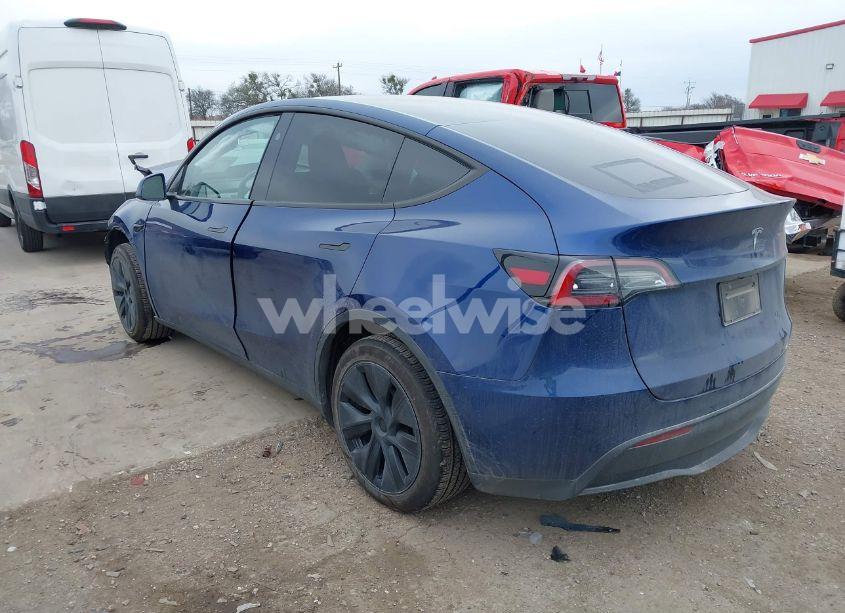 Photo 3 of 2024 Tesla Model Y (VIN 7SAYGDED1RA308245)