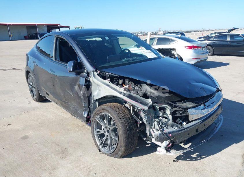 2024 Tesla Model Y LONG RANGE DUAL MOTOR ALL-WHEEL DRIVE/RWD (VIN 7SAYGDED1RA313431) main photo