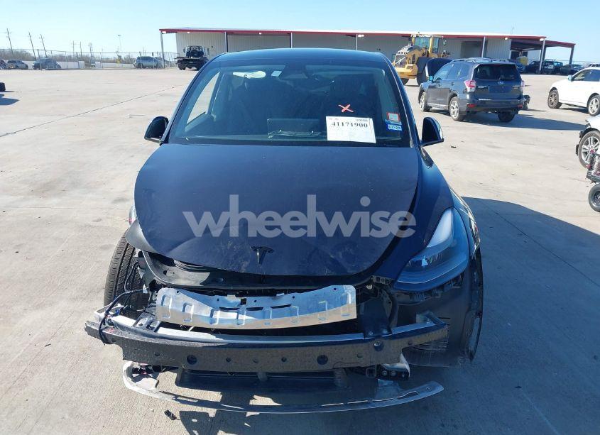 Photo 11 of 2024 Tesla Model Y LONG RANGE DUAL MOTOR ALL-WHEEL DRIVE/RWD (VIN 7SAYGDED1RA313431)