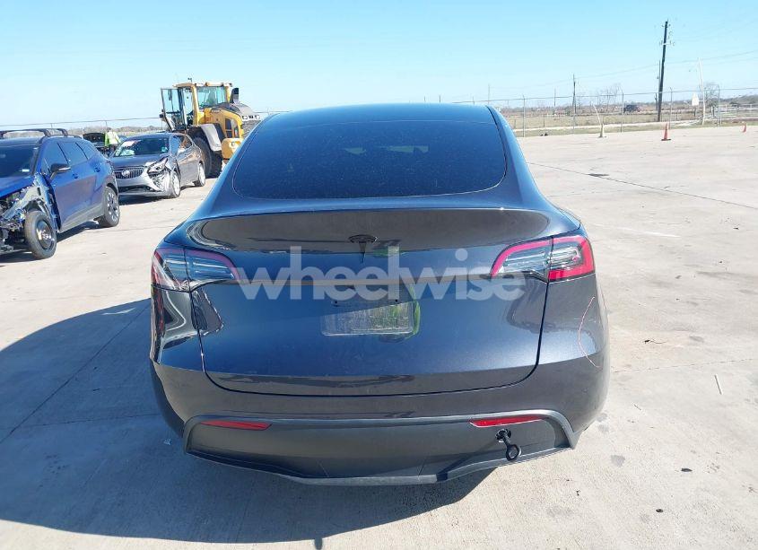 Photo 15 of 2024 Tesla Model Y LONG RANGE DUAL MOTOR ALL-WHEEL DRIVE/RWD (VIN 7SAYGDED1RA313431)
