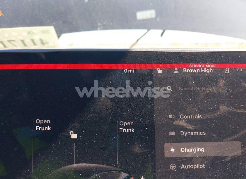 Photo 16 of 2024 Tesla Model Y LONG RANGE DUAL MOTOR ALL-WHEEL DRIVE/RWD (VIN 7SAYGDED1RA313431)