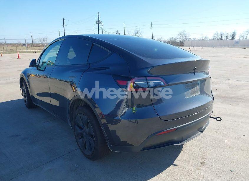 Photo 3 of 2024 Tesla Model Y LONG RANGE DUAL MOTOR ALL-WHEEL DRIVE/RWD (VIN 7SAYGDED1RA313431)