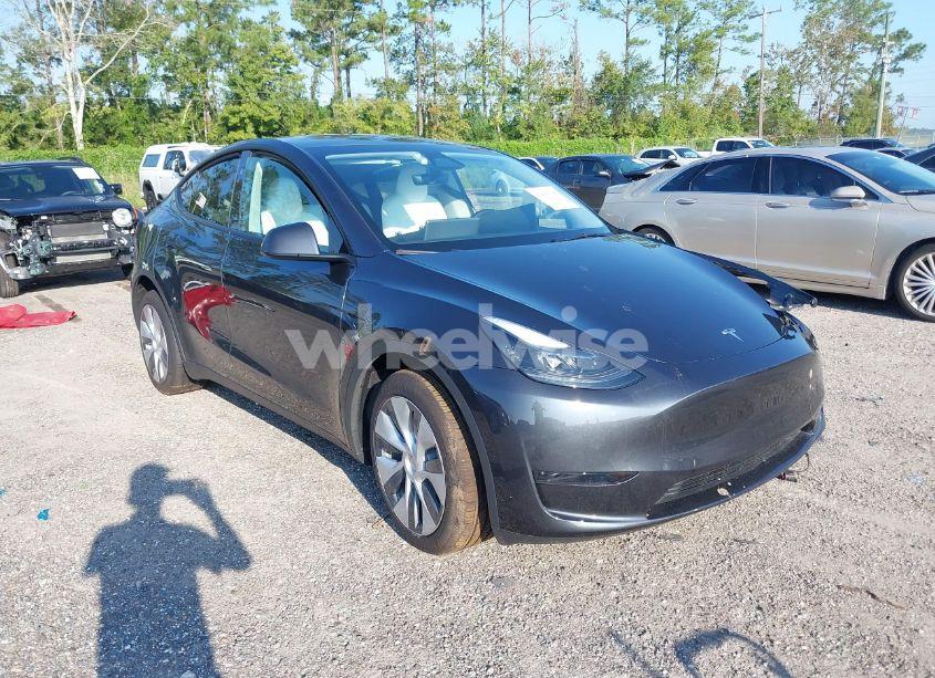 2024 Tesla Model Y LONG RANGE DUAL MOTOR ALL-WHEEL DRIVE/RWD (VIN 7SAYGDED1RF084462) main photo