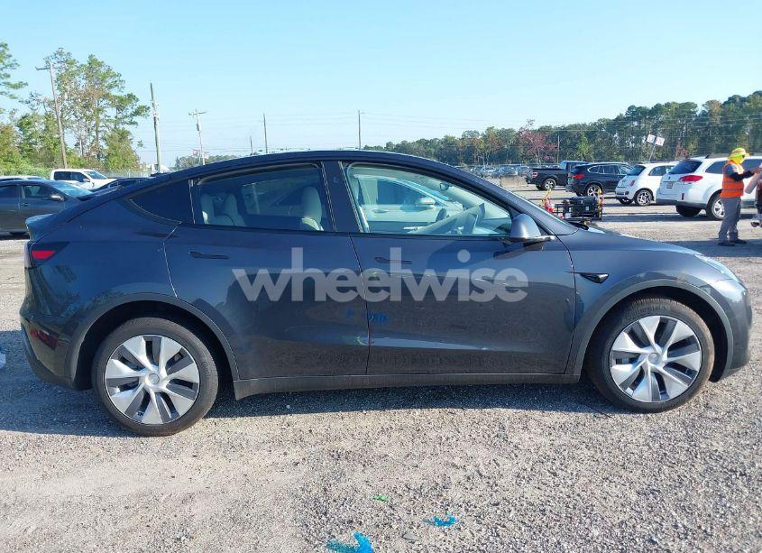 Photo 12 of 2024 Tesla Model Y LONG RANGE DUAL MOTOR ALL-WHEEL DRIVE/RWD (VIN 7SAYGDED1RF084462)