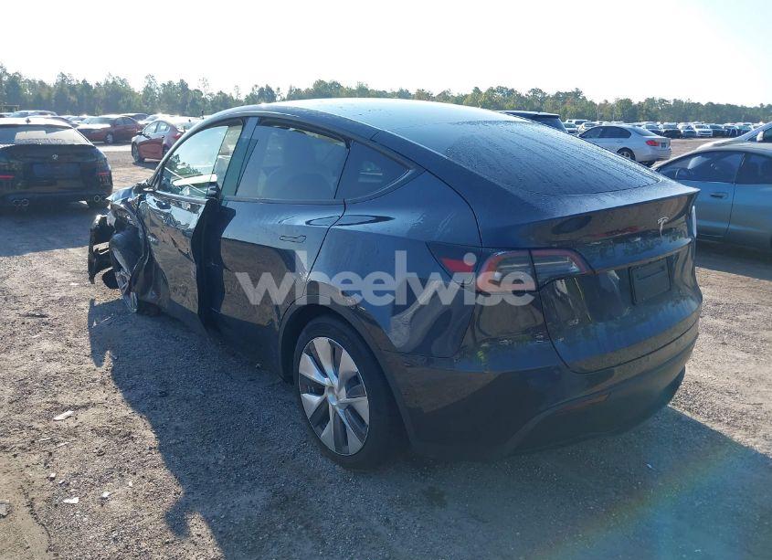 Photo 3 of 2024 Tesla Model Y LONG RANGE DUAL MOTOR ALL-WHEEL DRIVE/RWD (VIN 7SAYGDED1RF084462)