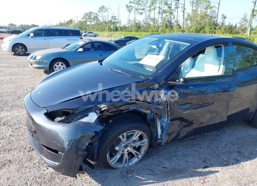 Photo 6 of 2024 Tesla Model Y LONG RANGE DUAL MOTOR ALL-WHEEL DRIVE/RWD (VIN 7SAYGDED1RF084462)