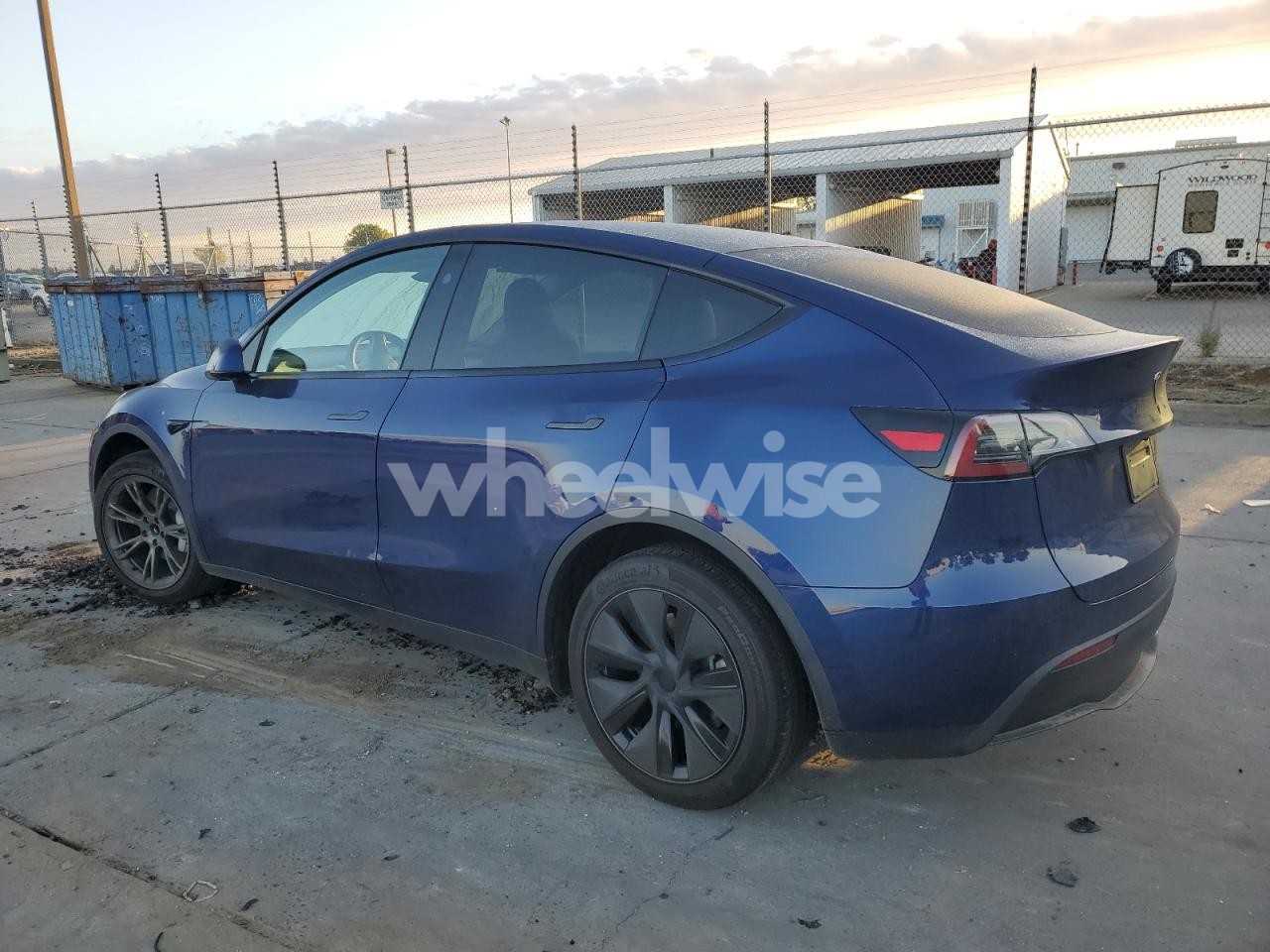 Photo 2 of 2025 TESLA MODEL Y (VIN 7SAYGDED1SF309579)