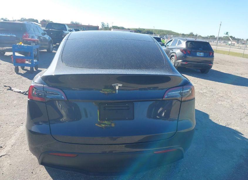 Photo 15 of 2024 Tesla Model Y LONG RANGE DUAL MOTOR ALL-WHEEL DRIVE/RWD (VIN 7SAYGDED2RF018387)