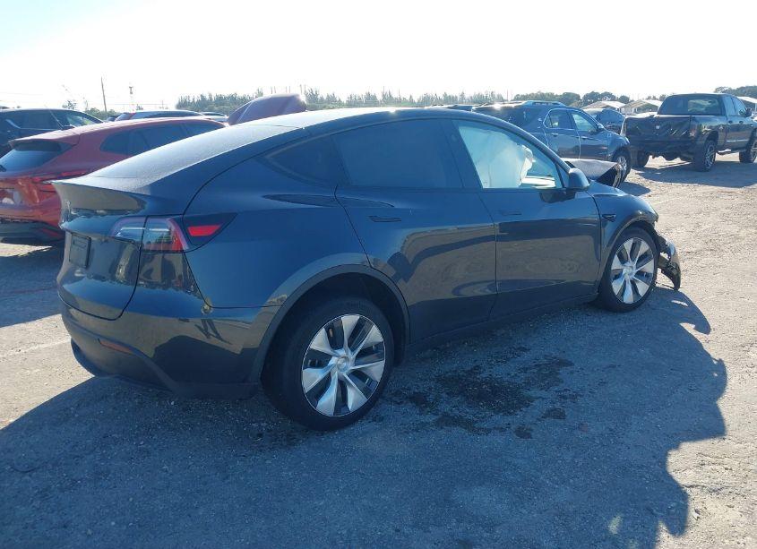 Photo 4 of 2024 Tesla Model Y LONG RANGE DUAL MOTOR ALL-WHEEL DRIVE/RWD (VIN 7SAYGDED2RF018387)