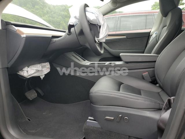 Photo 6 of 2024 TESLA MODEL Y (VIN 7SAYGDED2RF040079)