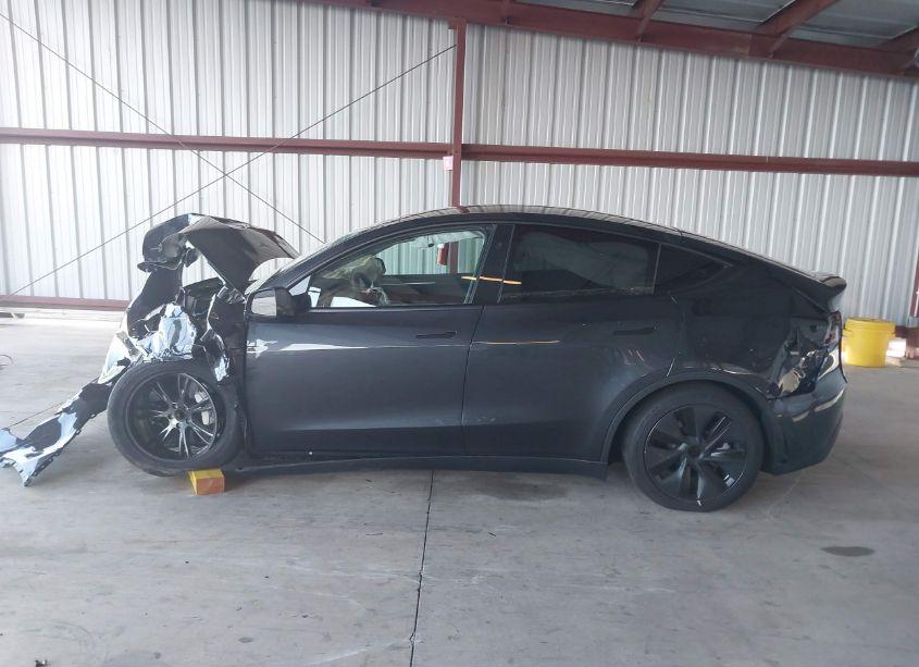 Photo 14 of 2024 Tesla Model Y LONG RANGE DUAL MOTOR ALL-WHEEL DRIVE/RWD (VIN 7SAYGDED2RF126508)
