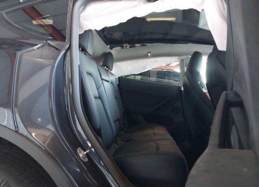 Photo 8 of 2024 Tesla Model Y LONG RANGE DUAL MOTOR ALL-WHEEL DRIVE/RWD (VIN 7SAYGDED2RF126508)