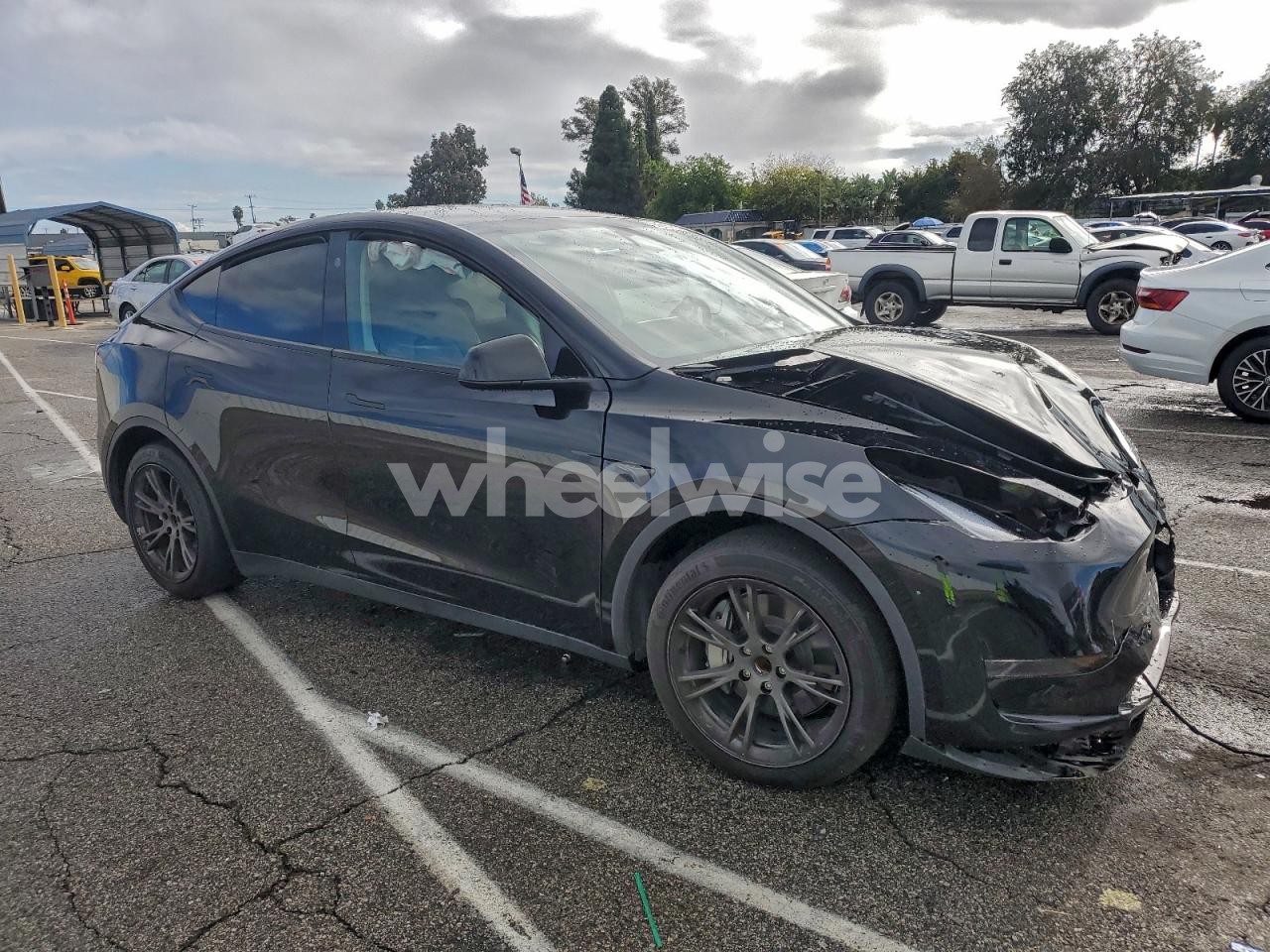 Photo 4 of 2024 TESLA MODEL Y (VIN 7SAYGDED2RF162618)