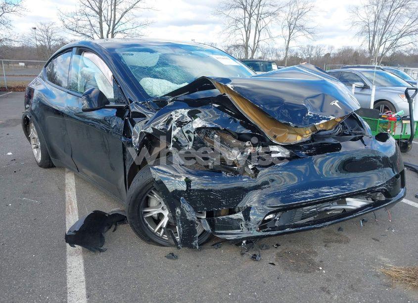 2024 Tesla Model Y LONG RANGE DUAL MOTOR ALL-WHEEL DRIVE/RWD (VIN 7SAYGDED3RF019113) main photo