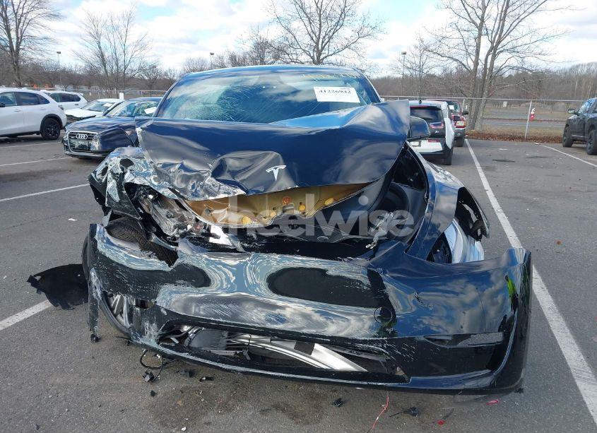 Photo 11 of 2024 Tesla Model Y LONG RANGE DUAL MOTOR ALL-WHEEL DRIVE/RWD (VIN 7SAYGDED3RF019113)