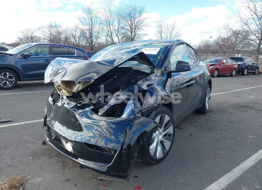 Photo 2 of 2024 Tesla Model Y LONG RANGE DUAL MOTOR ALL-WHEEL DRIVE/RWD (VIN 7SAYGDED3RF019113)