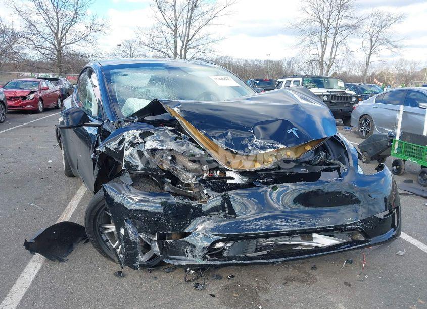 Photo 6 of 2024 Tesla Model Y LONG RANGE DUAL MOTOR ALL-WHEEL DRIVE/RWD (VIN 7SAYGDED3RF019113)