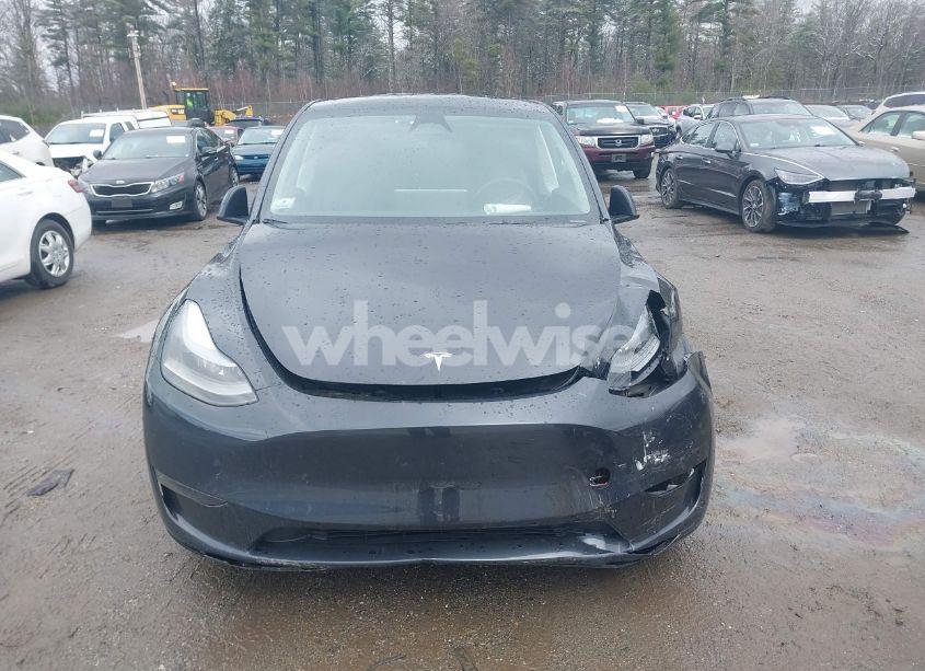 Photo 11 of 2024 Tesla Model Y (VIN 7SAYGDED3RF044013)