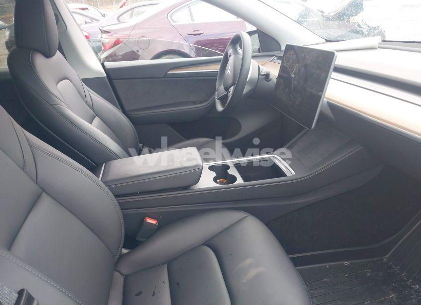 Photo 5 of 2024 Tesla Model Y (VIN 7SAYGDED3RF044013)