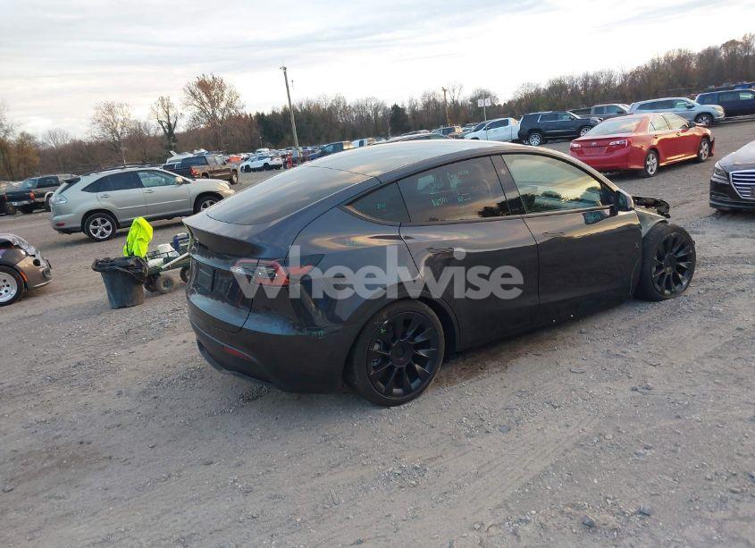 Photo 4 of 2024 Tesla Model Y LONG RANGE DUAL MOTOR ALL-WHEEL DRIVE/RWD (VIN 7SAYGDED3RF160506)