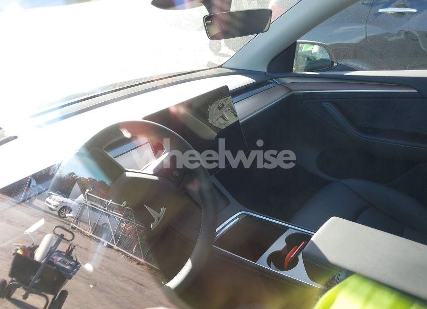 Photo 15 of 2024 Tesla Model Y LONG RANGE DUAL MOTOR ALL-WHEEL DRIVE/RWD (VIN 7SAYGDED3RF185521)