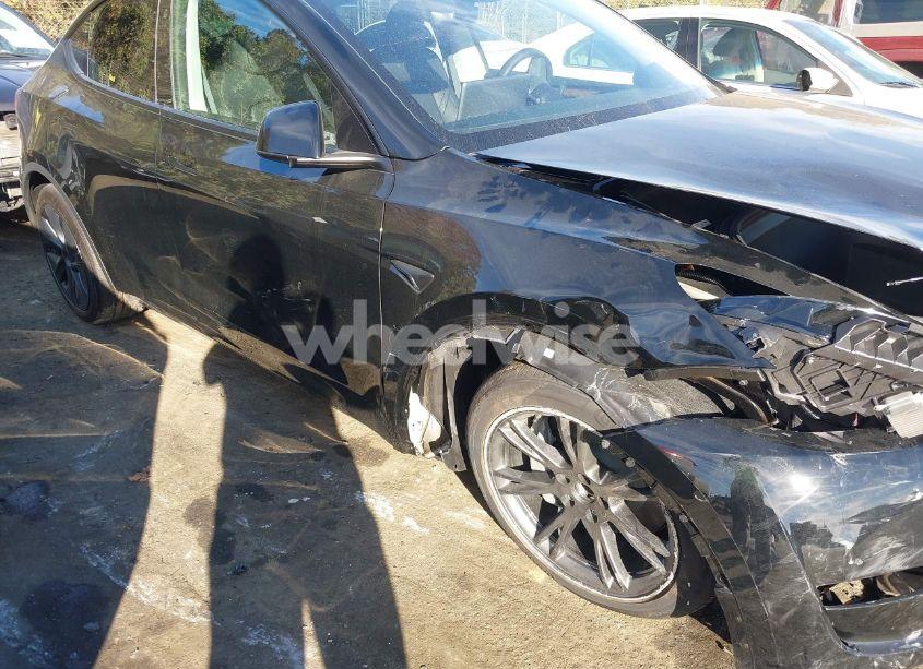 Photo 19 of 2024 Tesla Model Y LONG RANGE DUAL MOTOR ALL-WHEEL DRIVE/RWD (VIN 7SAYGDED3RF185521)