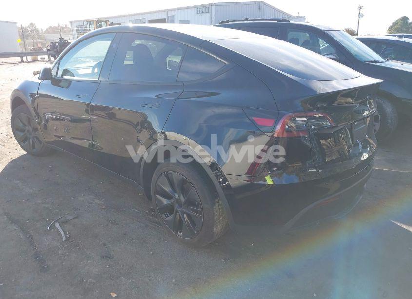 Photo 3 of 2024 Tesla Model Y LONG RANGE DUAL MOTOR ALL-WHEEL DRIVE/RWD (VIN 7SAYGDED3RF185521)