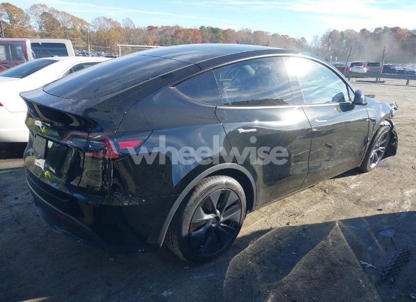 Photo 4 of 2024 Tesla Model Y LONG RANGE DUAL MOTOR ALL-WHEEL DRIVE/RWD (VIN 7SAYGDED3RF185521)