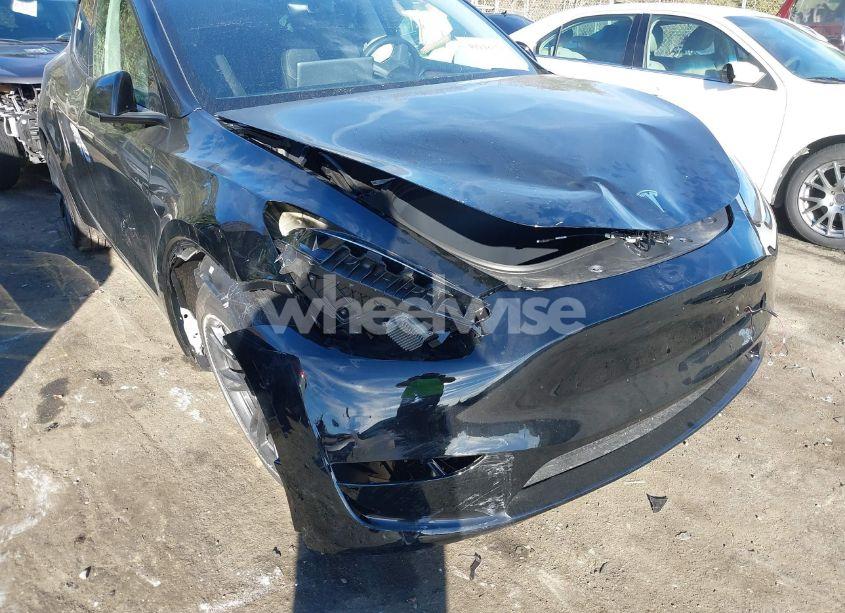 Photo 6 of 2024 Tesla Model Y LONG RANGE DUAL MOTOR ALL-WHEEL DRIVE/RWD (VIN 7SAYGDED3RF185521)